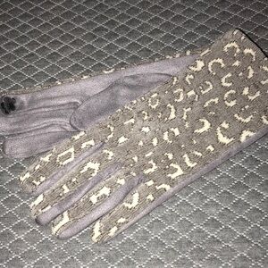 Gloves by VICTORIA LELAND